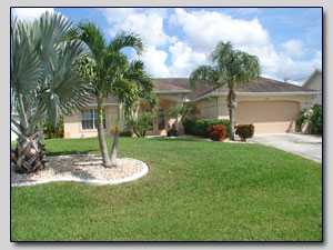 Villa Seagrape, Affordable Luxury 3 Bed Rental Home with Pool at Cape Coral Florida